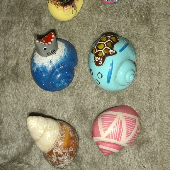 Hand painted hermit crab shells - Picture 2 of 8